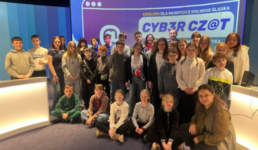 wizyta-laureatow-konkursu-cyber-czat-w-europa-experience